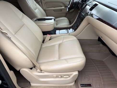 Used 2013 Cadillac Escalade EXT Premium image 14