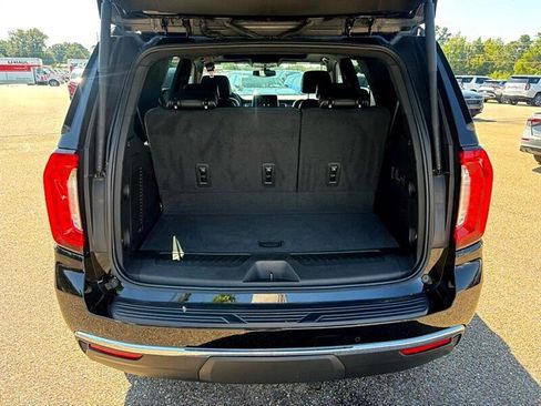 Used 2022 GMC Yukon SLT w/ SLT Luxury Package image 12