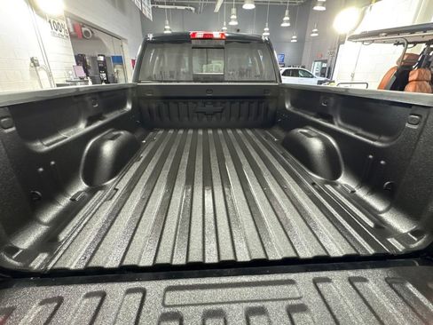 Used 2017 Chevrolet Silverado 1500 LT w/ Midnight Edition AWD/4WD image 26