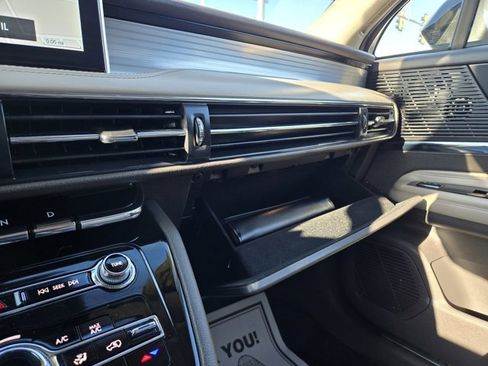 Used 2022 Lincoln Corsair AWD w/ Equipment Group 101A image 15