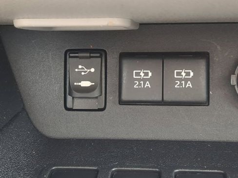 Used 2017 Toyota Highlander Limited image 22