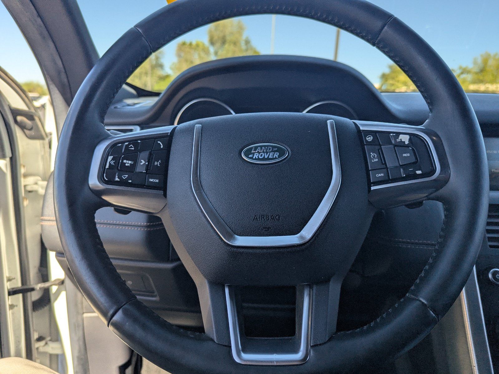 Used 2015 Land Rover Discovery Sport HSE Luxury AWD/4WD image 32
