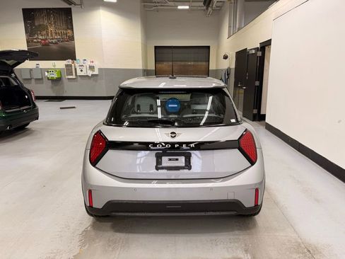 Used 2025 MINI Cooper 2-Door Hardtop image 4