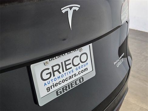 Used 2023 Tesla Model Y Long Range image 12