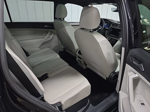 Used 2023 Volkswagen Tiguan SE R-Line AWD/4WD image 18