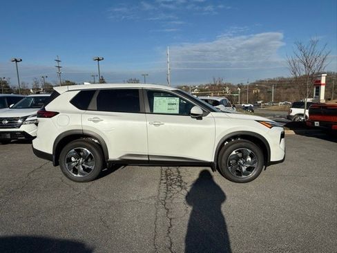 New 2026 Nissan Rogue SV w/ Cold Weather Package image 4