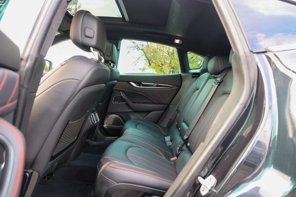 Used 2023 Maserati Levante GT AWD/4WD image 39
