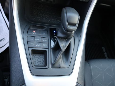 Used 2019 Toyota RAV4 XLE w/ Carpet Mat Package image 29