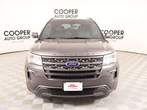 Used 2018 Ford Explorer XLT w/ Equipment Group 202A FWD image 10