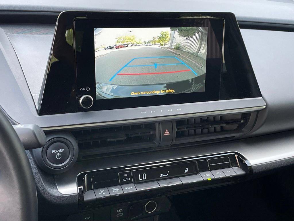 Used 2025 Toyota Prius LE FWD image 17
