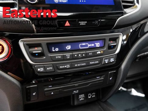 Used 2021 Honda Pilot Touring image 19