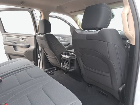 Used 2019 RAM 1500 Big Horn AWD/4WD image 11