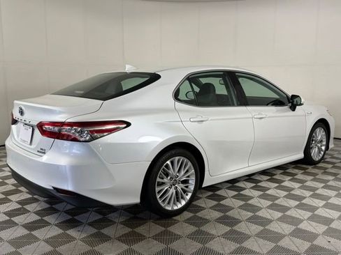 Used 2019 Toyota Camry XLE w/ Driver Assist Package FWD image 4