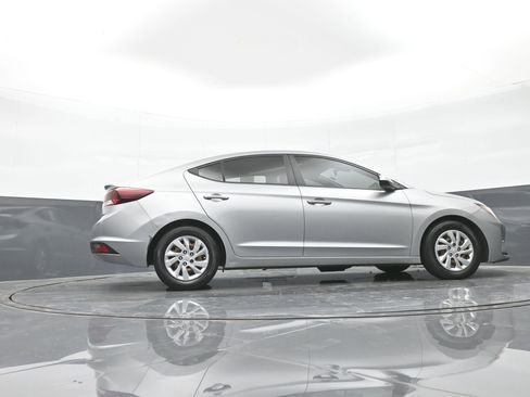 Used 2020 Hyundai Elantra SE image 43
