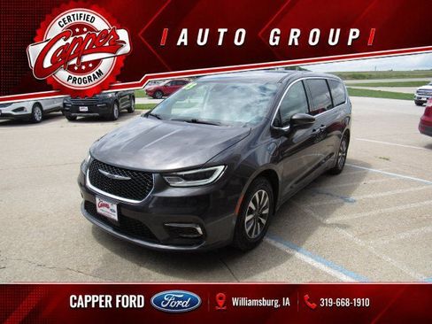 Used 2023 Chrysler Pacifica Touring-L FWD image 1