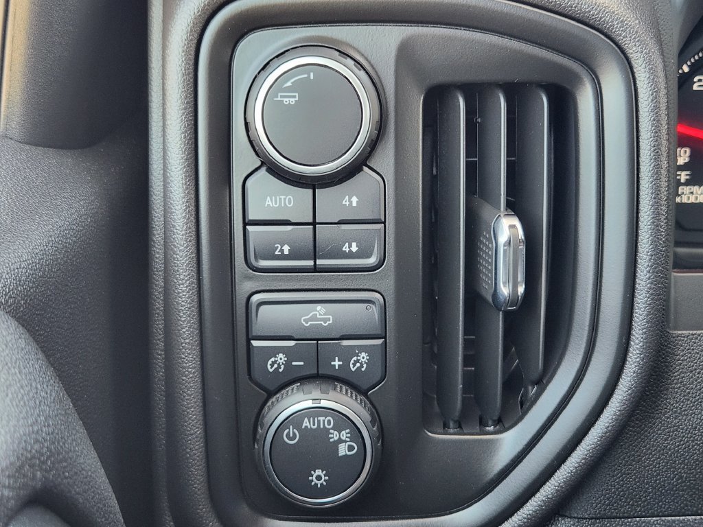 Used 2025 Chevrolet Silverado 1500 Custom Trail Boss AWD/4WD image 22