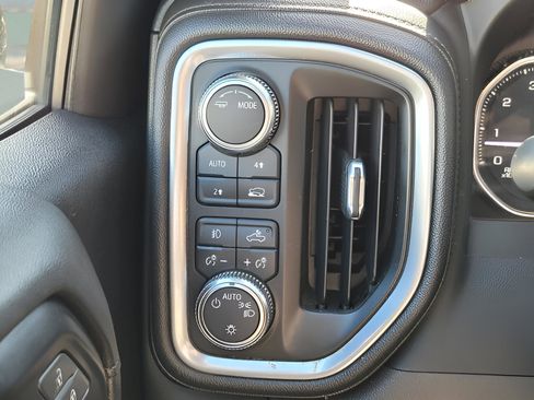 Used 2022 GMC Sierra 1500 Elevation image 29