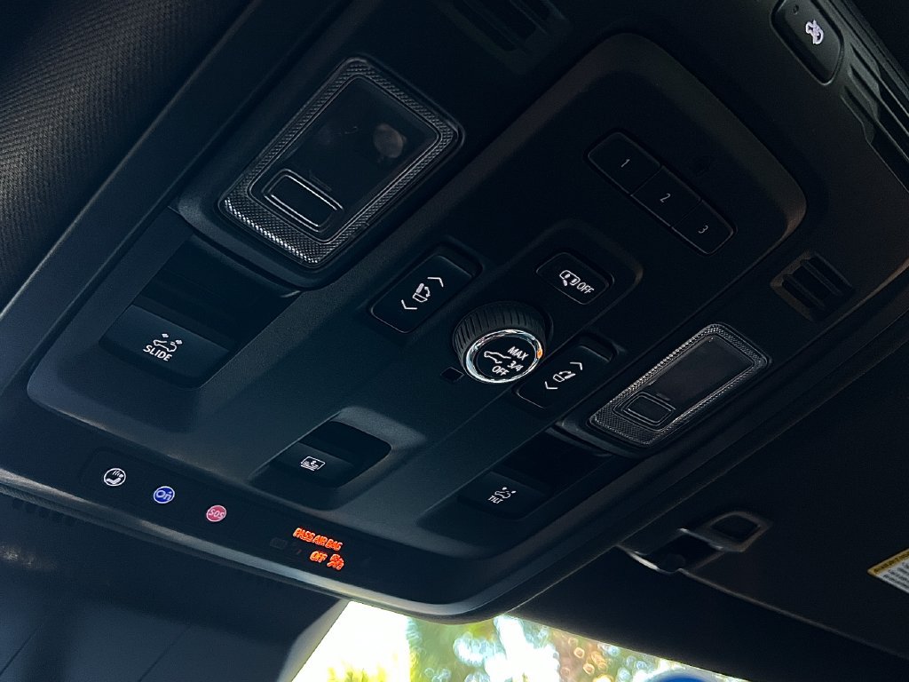 Used 2022 Cadillac Escalade ESV Premium Luxury RWD image 47
