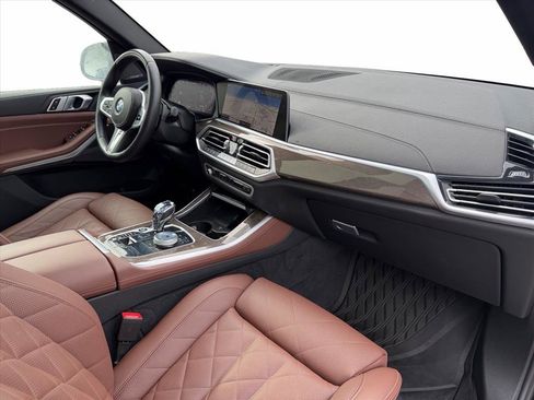 Used 2023 BMW X5 M50i w/ Executive Package image 22