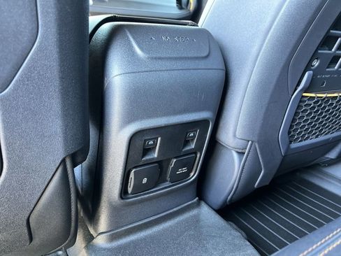 Used 2024 Ford Bronco Badlands AWD/4WD image 22