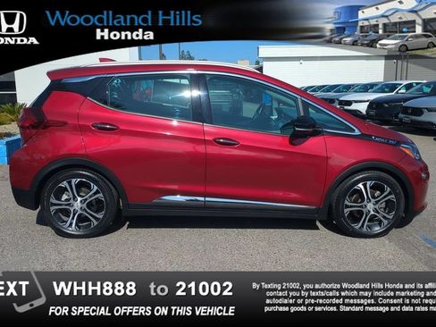 Used 2020 Chevrolet Bolt Premier w/ Infotainment Package FWD image 4