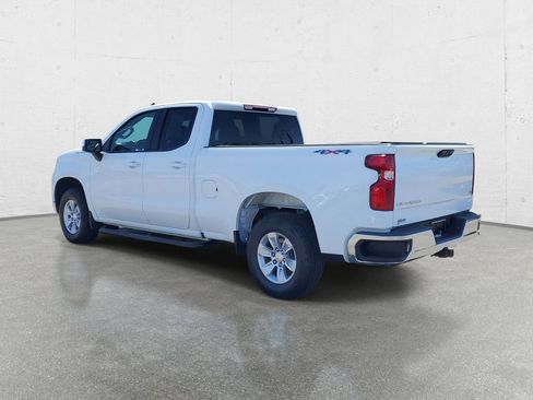 Used 2023 Chevrolet Silverado 1500 LT AWD/4WD image 5
