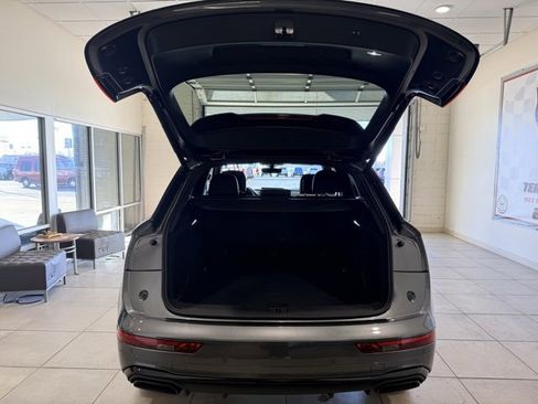 Used 2024 Audi Q5 2.0T Premium w/ Summer of Audi Package image 7