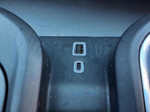 Certified 2025 GMC Sierra 1500 Denali image 9