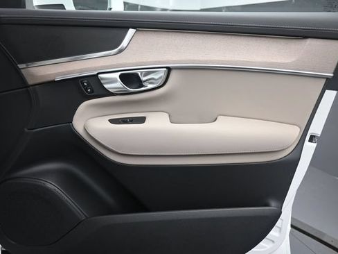 New 2026 Volvo XC90 T8 Plus w/ Protection Package Premier AWD/4WD image 31