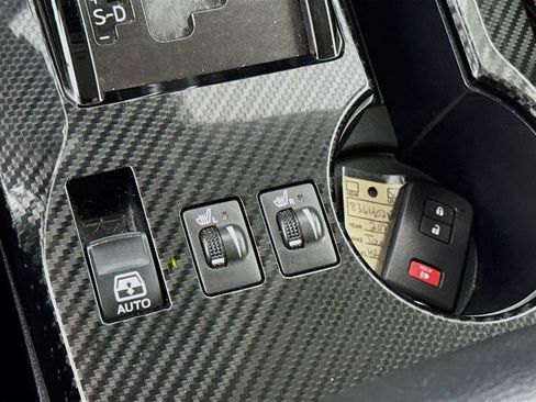 Used 2020 Toyota 4Runner 4WD image 22