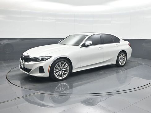 Used 2023 BMW 330i Sedan w/ Driving Assistance Package RWD image 1