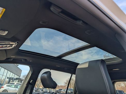 Used 2023 Jeep Grand Cherokee L Overland w/ Advanced Protech Group III image 18