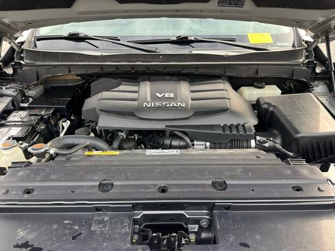 Used 2018 Nissan Titan SV w/ SV Convenience Package image 35