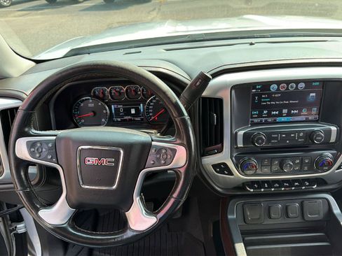 Used 2018 GMC Sierra 1500 SLT AWD/4WD image 11