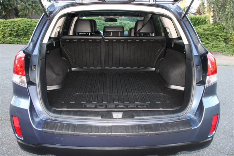 Used 2013 Subaru Outback 2.5i Limited AWD/4WD image 17
