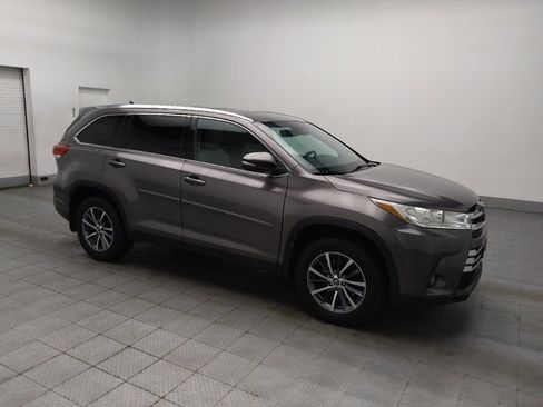 Used 2019 Toyota Highlander XLE w/ Protection Package #3 image 11