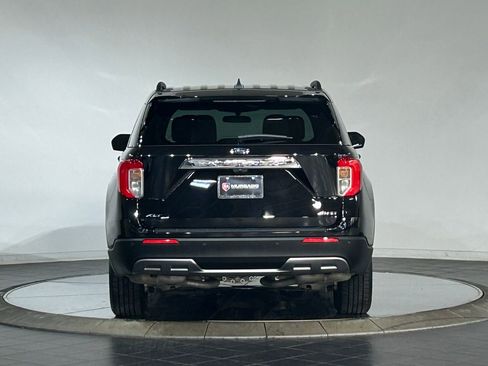 Used 2023 Ford Explorer XLT w/ Equipment Group 202A image 8