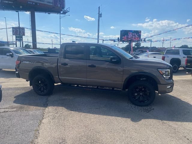 Used 2024 Nissan Titan PRO-4X w/ Pro-4x Convenience Package AWD/4WD image 7