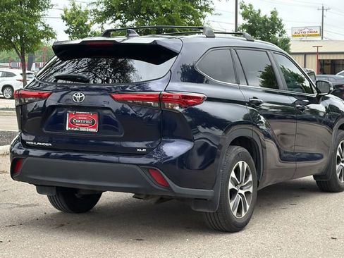 Used 2023 Toyota Highlander XLE FWD image 6