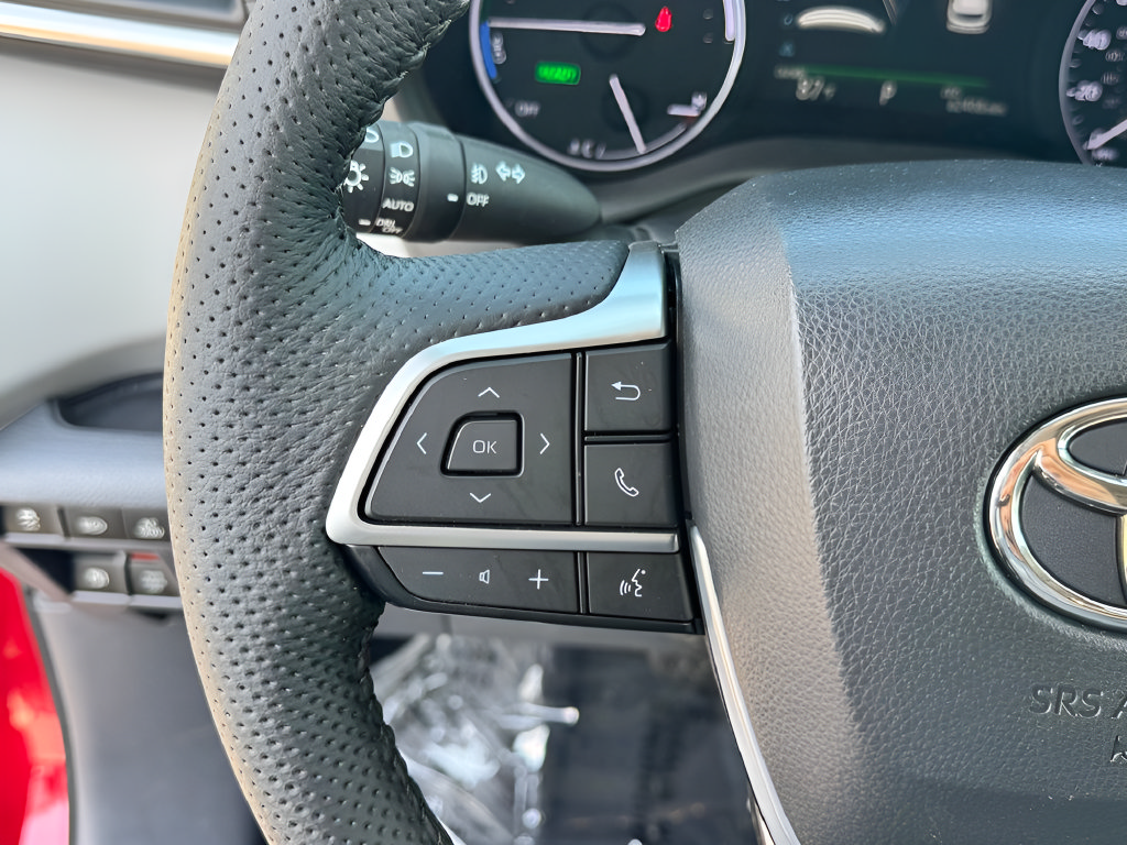 Used 2022 Toyota Sienna Limited FWD image 12
