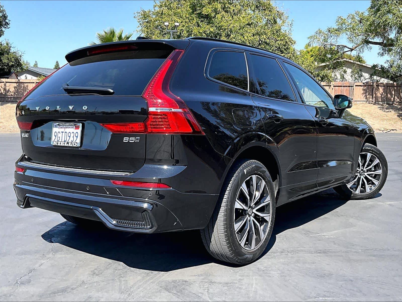 Used 2024 Volvo XC60 B5 Core w/ Protection Package Premier AWD/4WD image 2