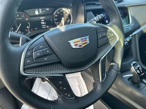 Used 2024 Cadillac XT5 Sportv image 14