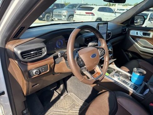 Used 2022 Ford Explorer King Ranch w/ Technology Package RWD image 11