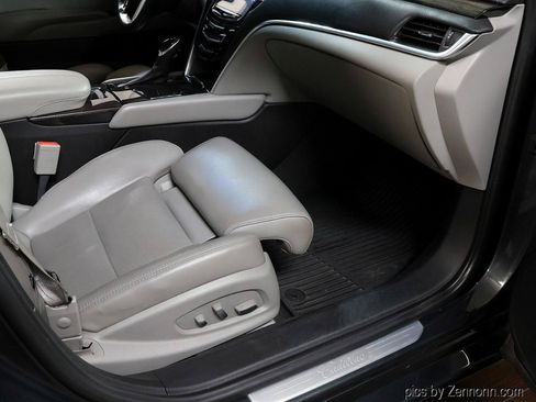 Used 2013 Cadillac XTS Luxury FWD image 34