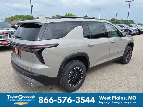 New 2026 Chevrolet Traverse Z71 w/ Enhanced Driving Package AWD/4WD image 8