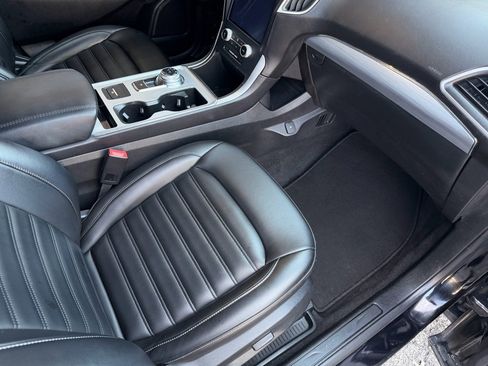 Used 2022 Ford Edge SEL image 25