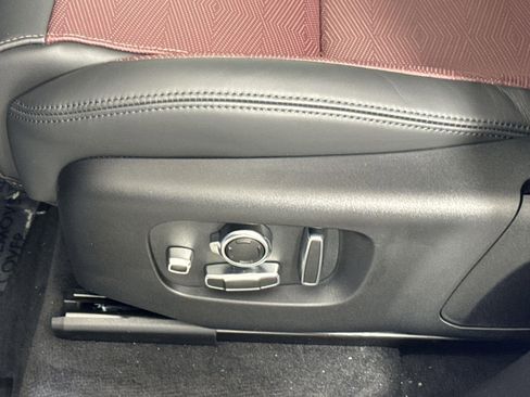 Certified 2025 Land Rover Range Rover Velar Dynamic HSE image 26