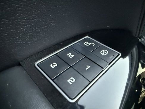 Used 2017 Land Rover Range Rover Supercharged image 14