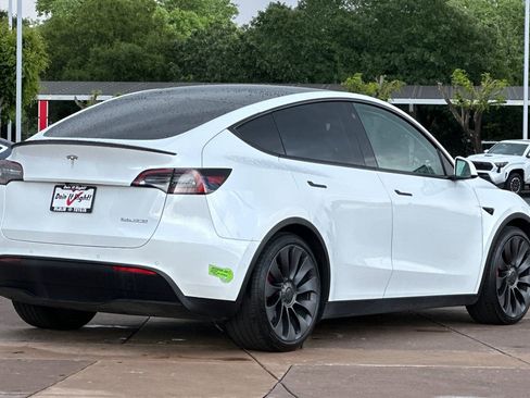 Used 2022 Tesla Model Y Performance AWD/4WD image 4