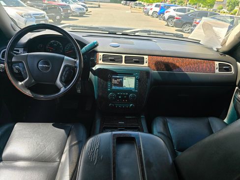 Used 2013 GMC Sierra 2500 Denali w/ Suspension Package, Off-Road AWD/4WD image 17